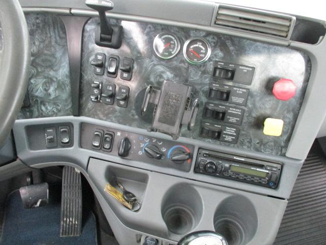 2003 FREIGHTLINER Columbia CL12064ST Conventional