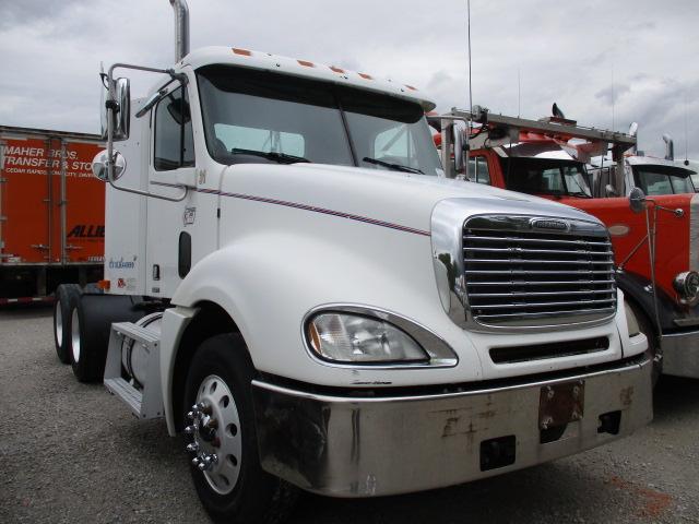 2003 FREIGHTLINER Columbia CL12064ST Conventional