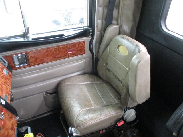 2000 PETERBILT 379 Extended Hood Ultra Cab