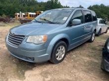 2008 Chrysler town & country van 154K miles runs & drives clean title vin#62646