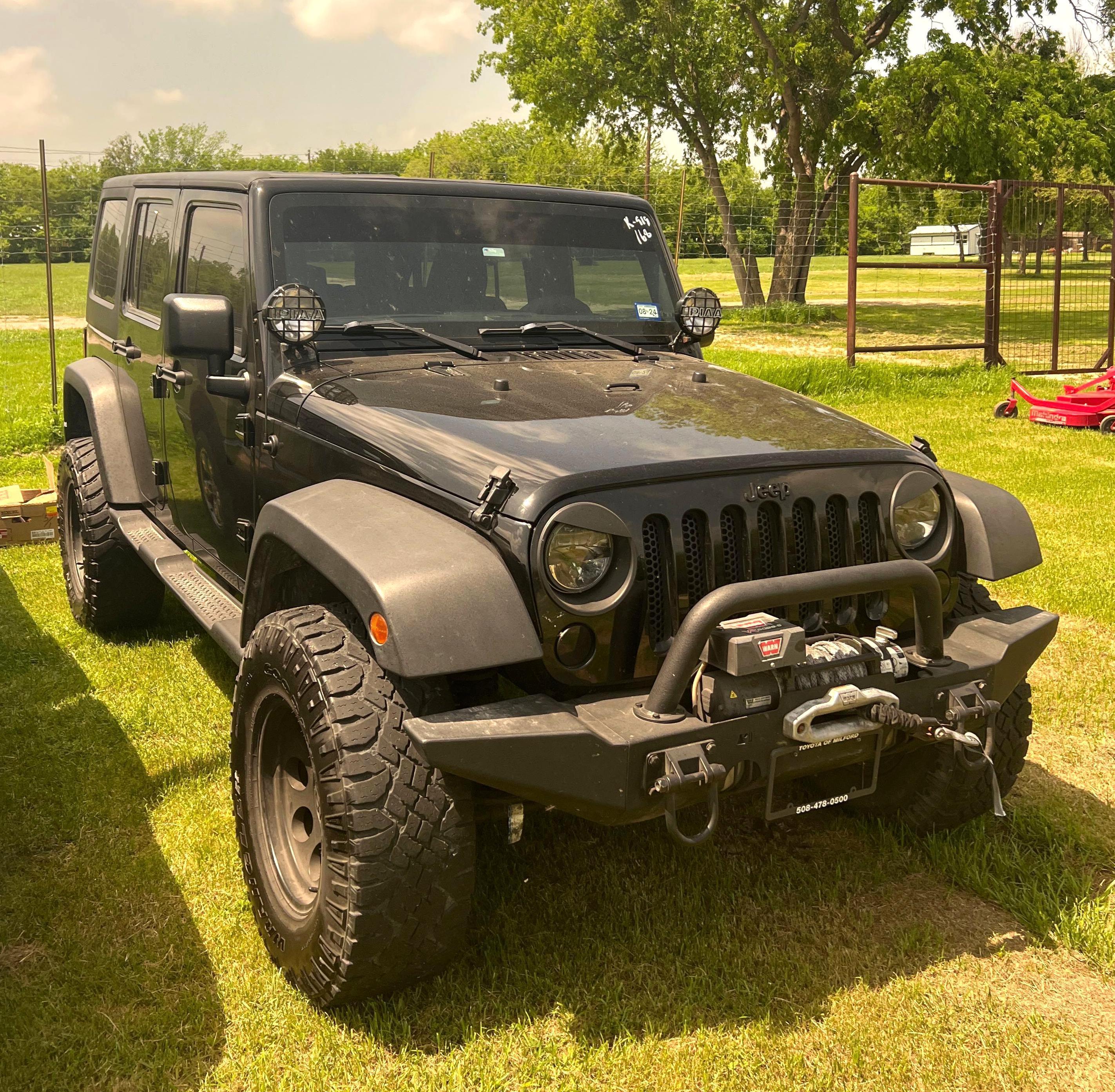 2011 Jeep Wrangler Unlimited 4x4 - 127,111 miles - Super Clean and NIce
