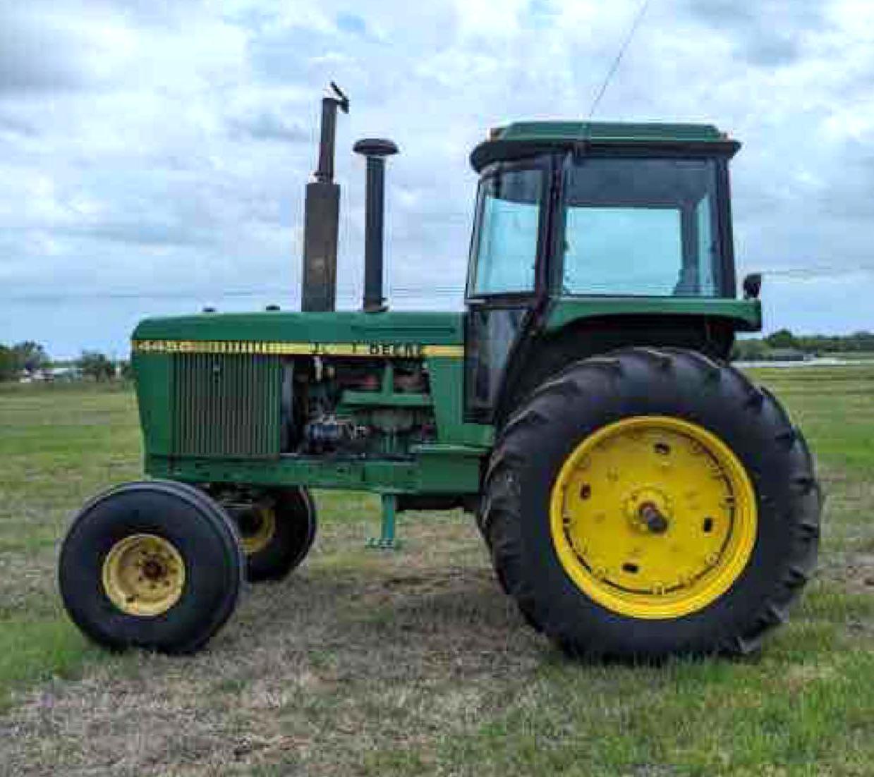 John Deere 4450 Tractor - 3504 hours - Runs - Super Clean