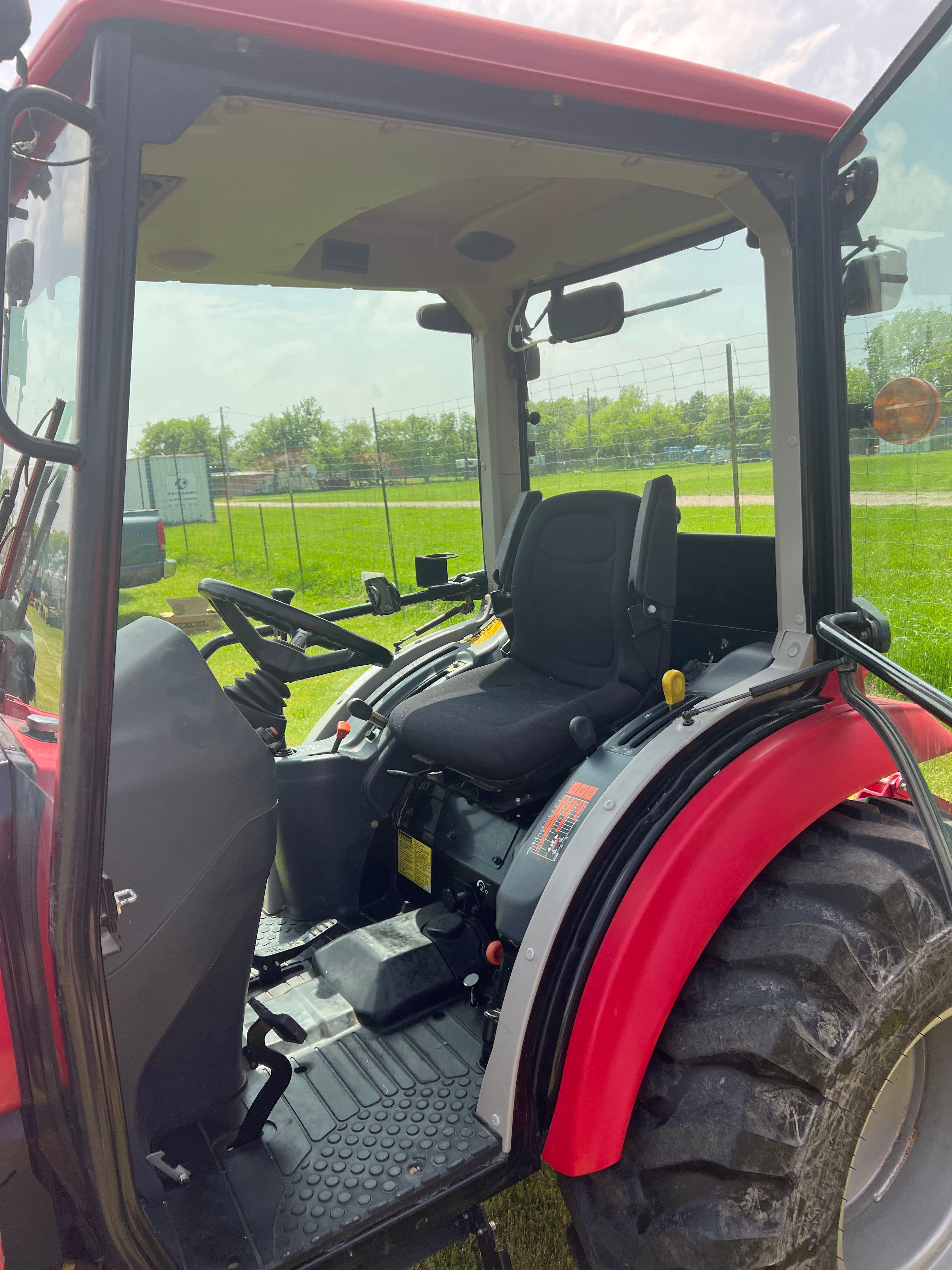 2013 Mahindra 1538 Tractor with Front Loader and 6 foot Finish Mower - 550.9 hours - Super clean.