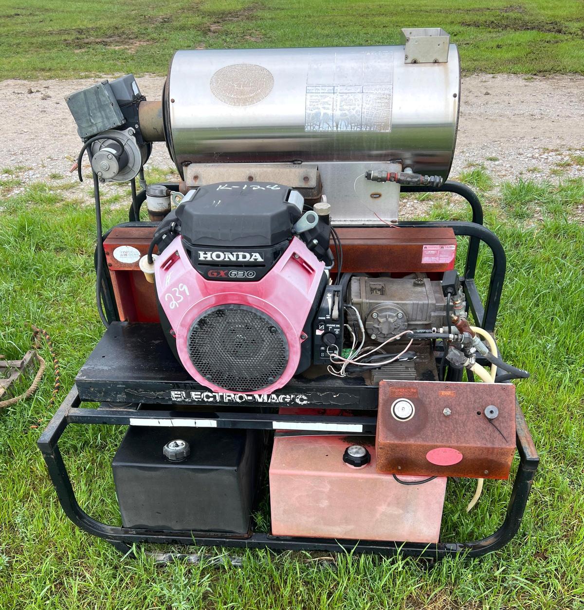 Power Washing Unit with Honda GX 630 Motor - Starts and Runs - Will Need a Battery, per owner