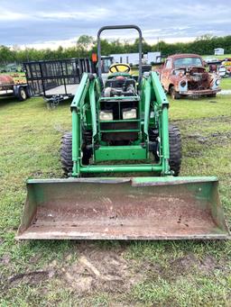 John Deere 4500 Tractor with 460 Front Loader - 813 hours - 4x4 - Missing the hood