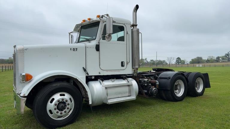 Peterbilt 378 Day Cab 2005