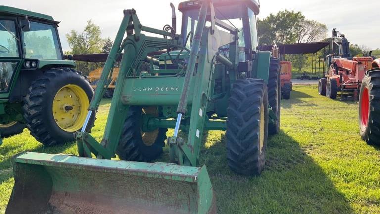 John Deere 7210