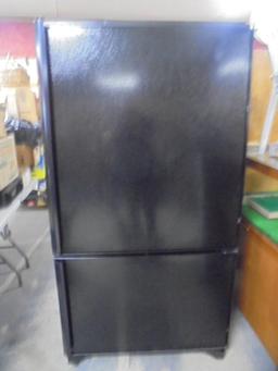 Amana Bottom Freezer Refrigerator