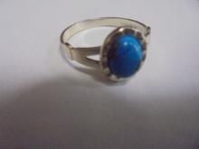 Vintage Ladies Sterling Silver & Turquoise Ring