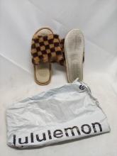 Pair of Womens Size 9 Tan and Brown Slippers