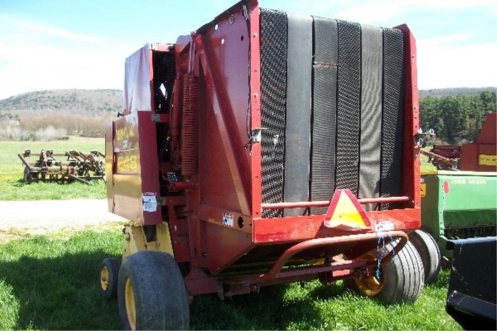 NH 648 Silage Special Round Baler