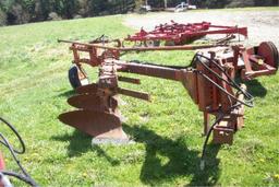 Allis Chalmers 3-bottom Plow