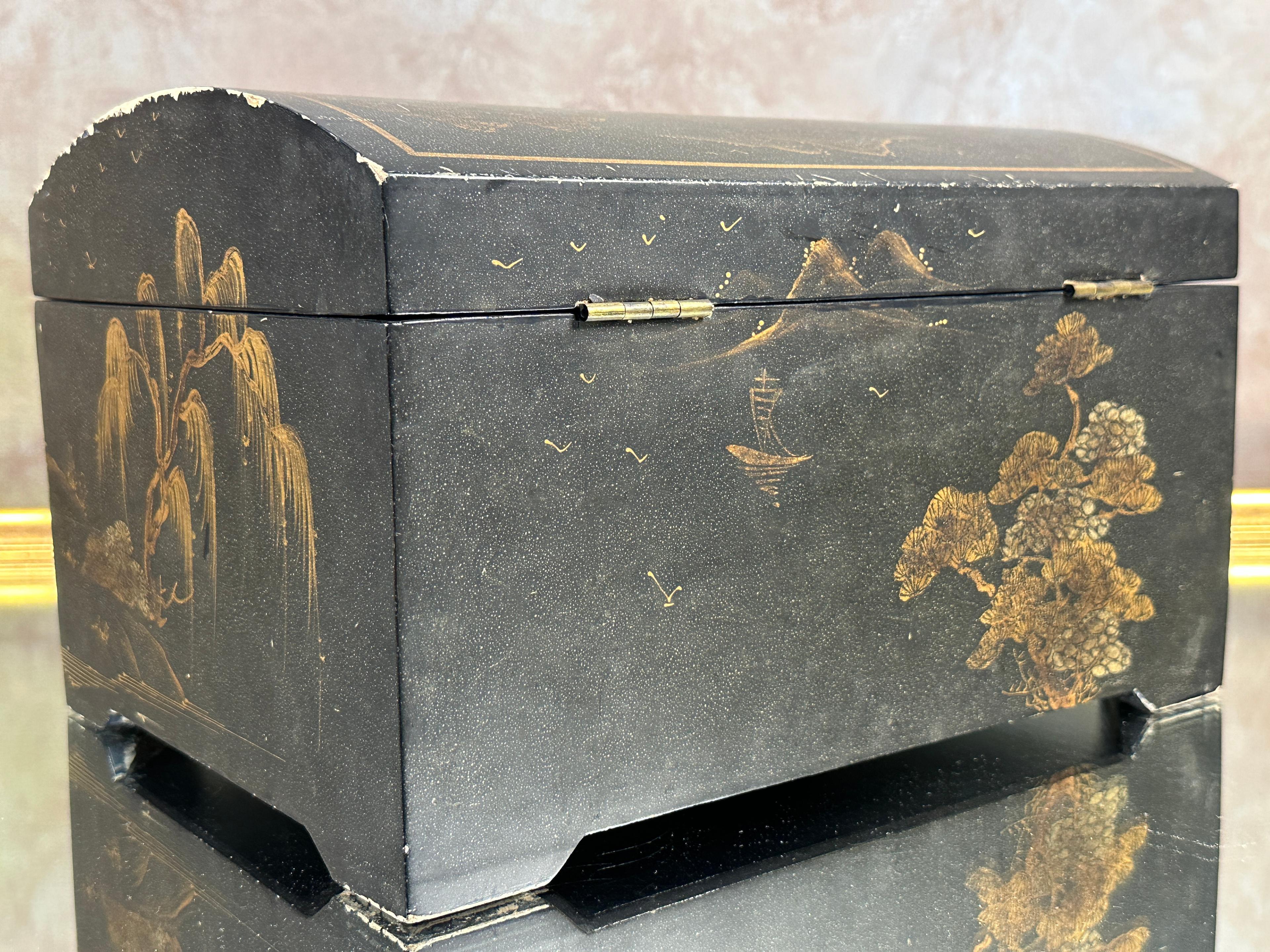 Black Lacquered Humpback Japanese Jewelry Box