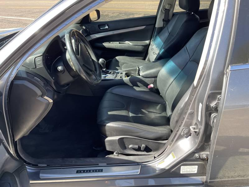 2015 Infiniti Q40 4 Door Sedan