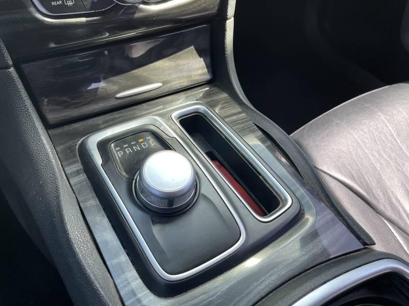 2015 Chrysler 300 Limited 4 Door Sedan