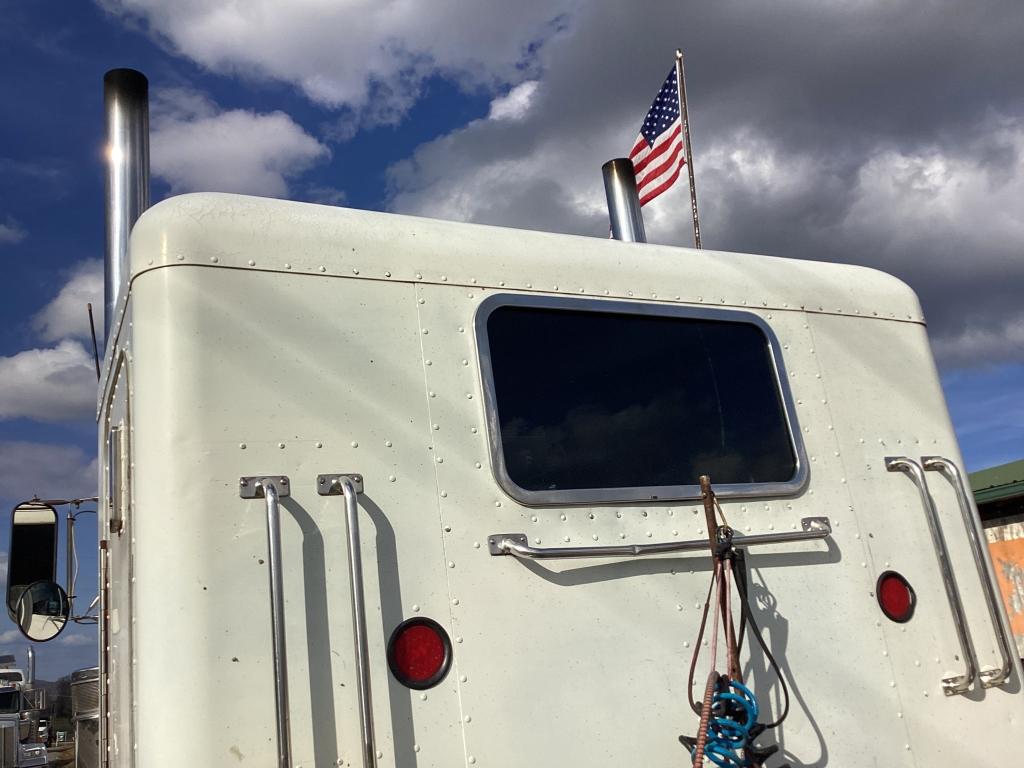 1990 PETERBILT 379 EXT HOOD SLEEPER TRACTOR