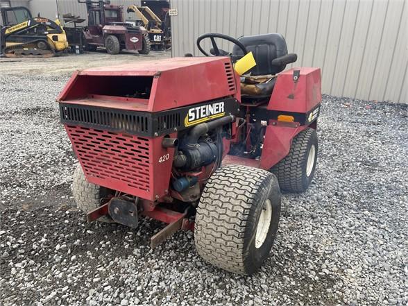 Steiner 420 Tractor
