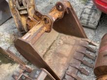 35" Construction Tooth Bucket off JD 310K