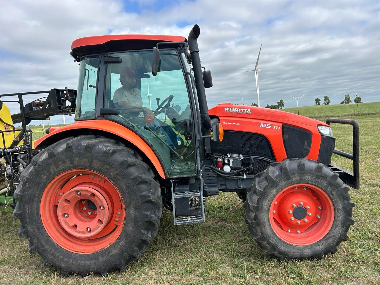 Kubota M5-111D