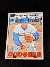 1967 Topps Baseball Card #130 Phil Regan