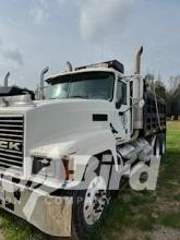 2005 MACK CH613