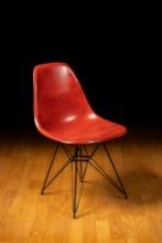 Vintage Herman-Miller Eames Chair in Red 2