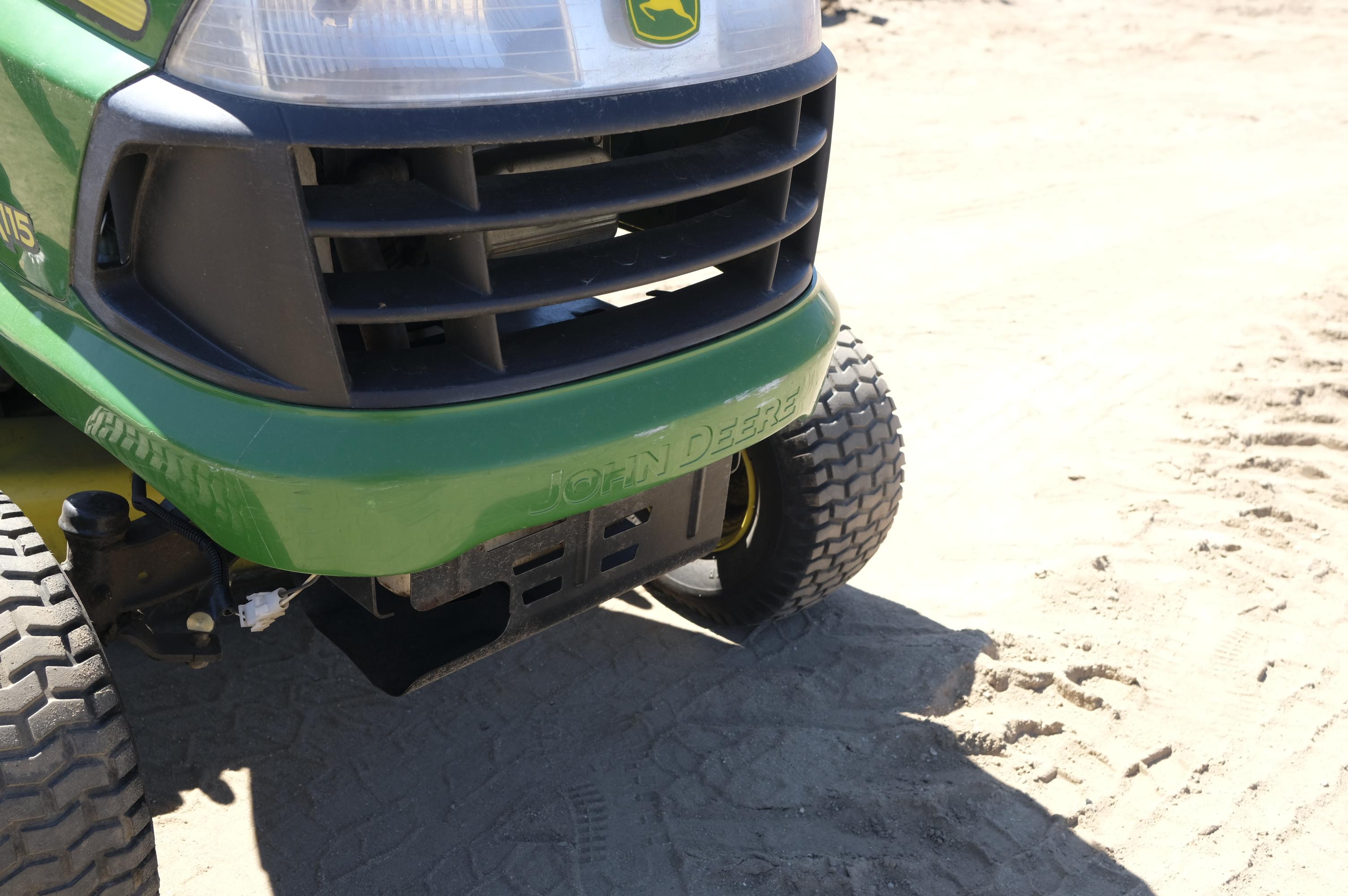 John Deere LA115 riding lawn mower