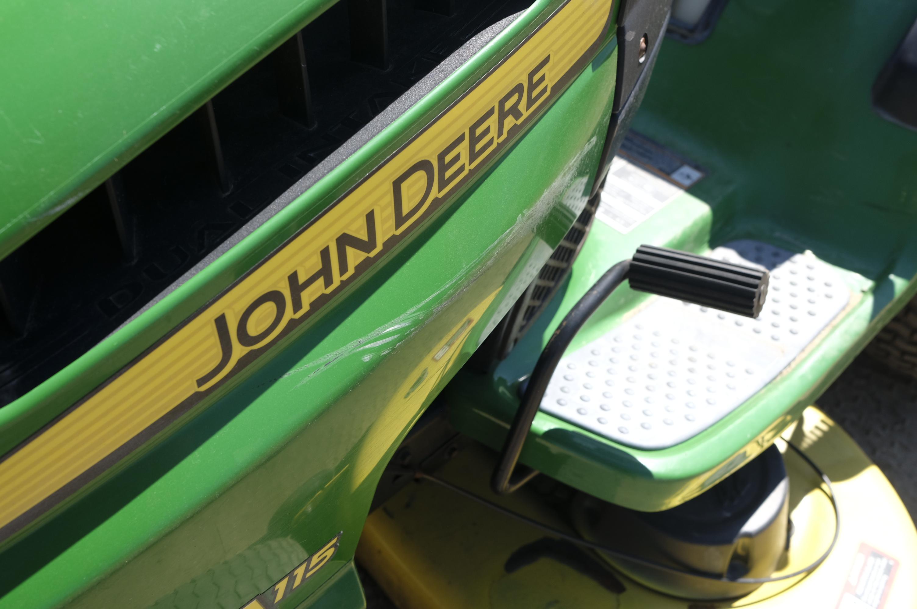 John Deere LA115 riding lawn mower