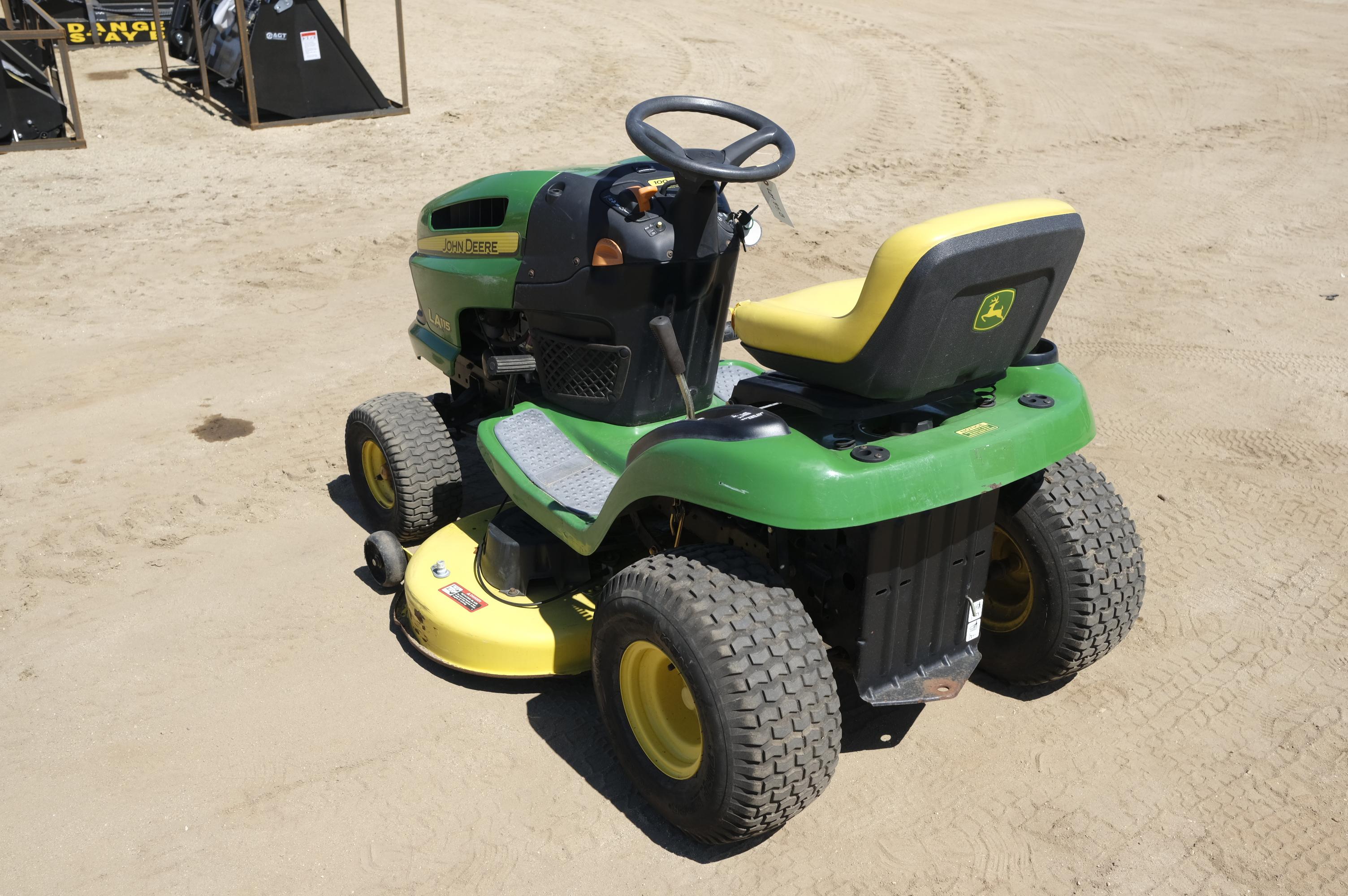 John Deere LA115 riding lawn mower