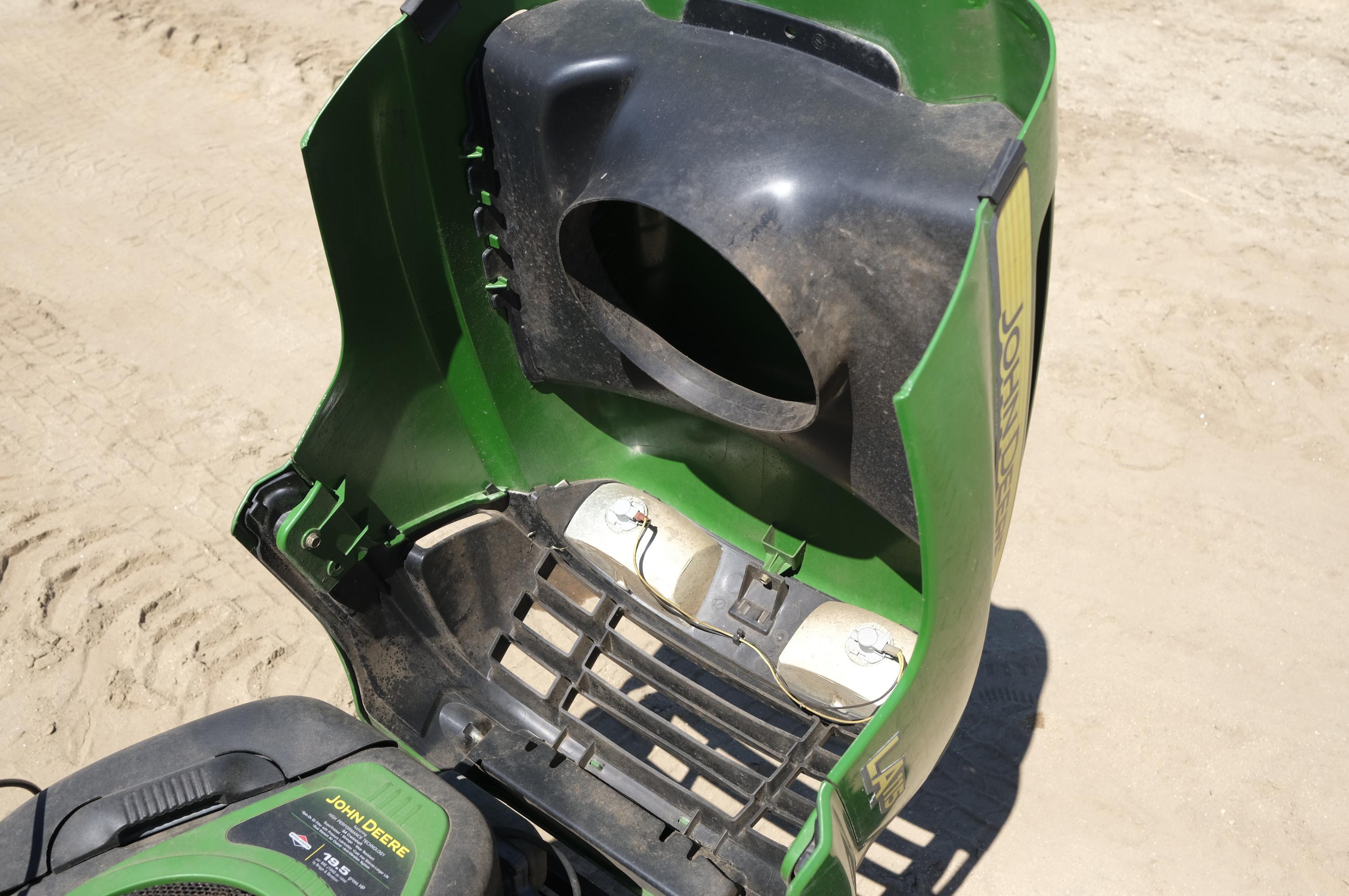 John Deere LA115 riding lawn mower