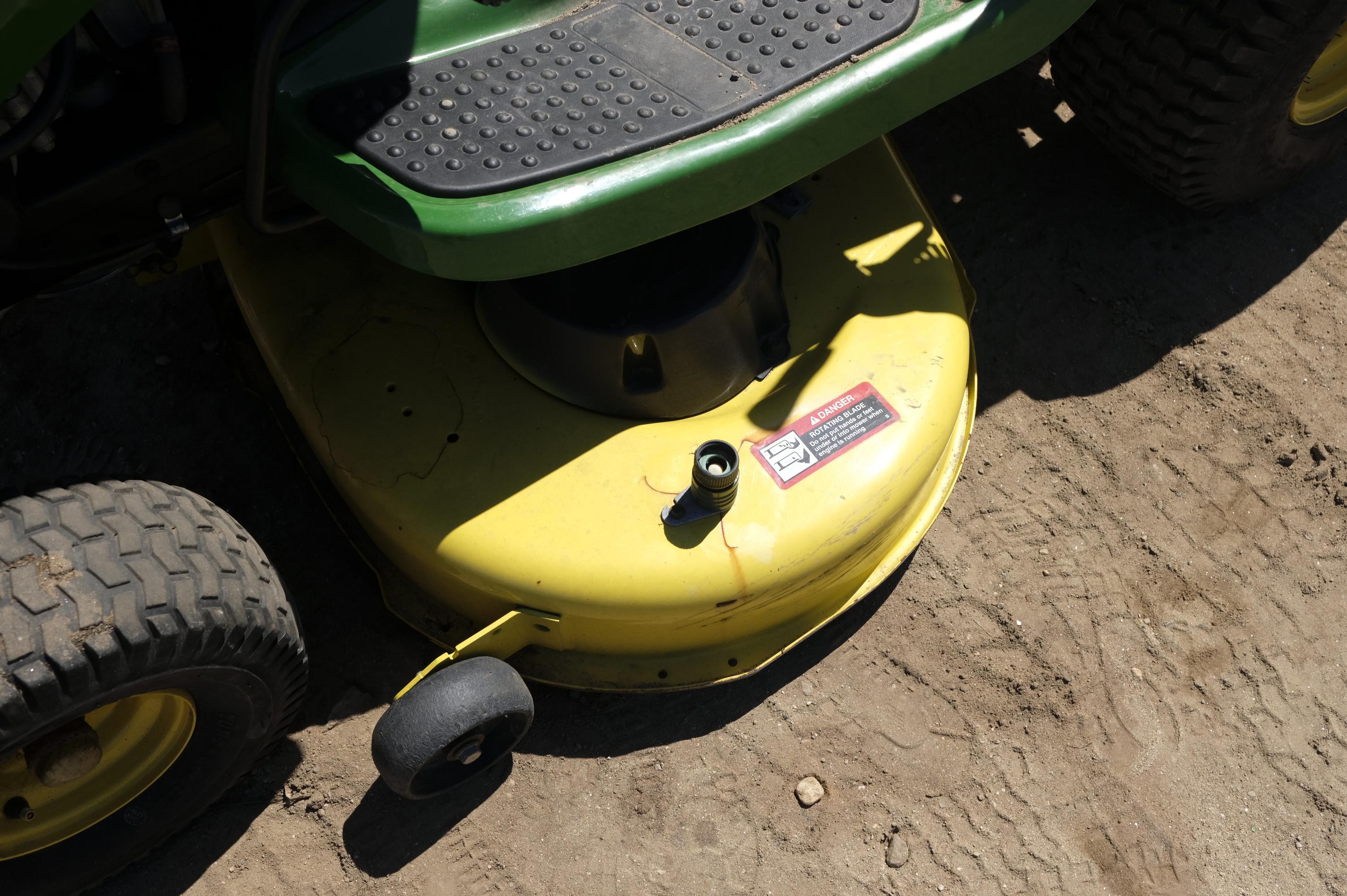 John Deere D105 riding lawn mower