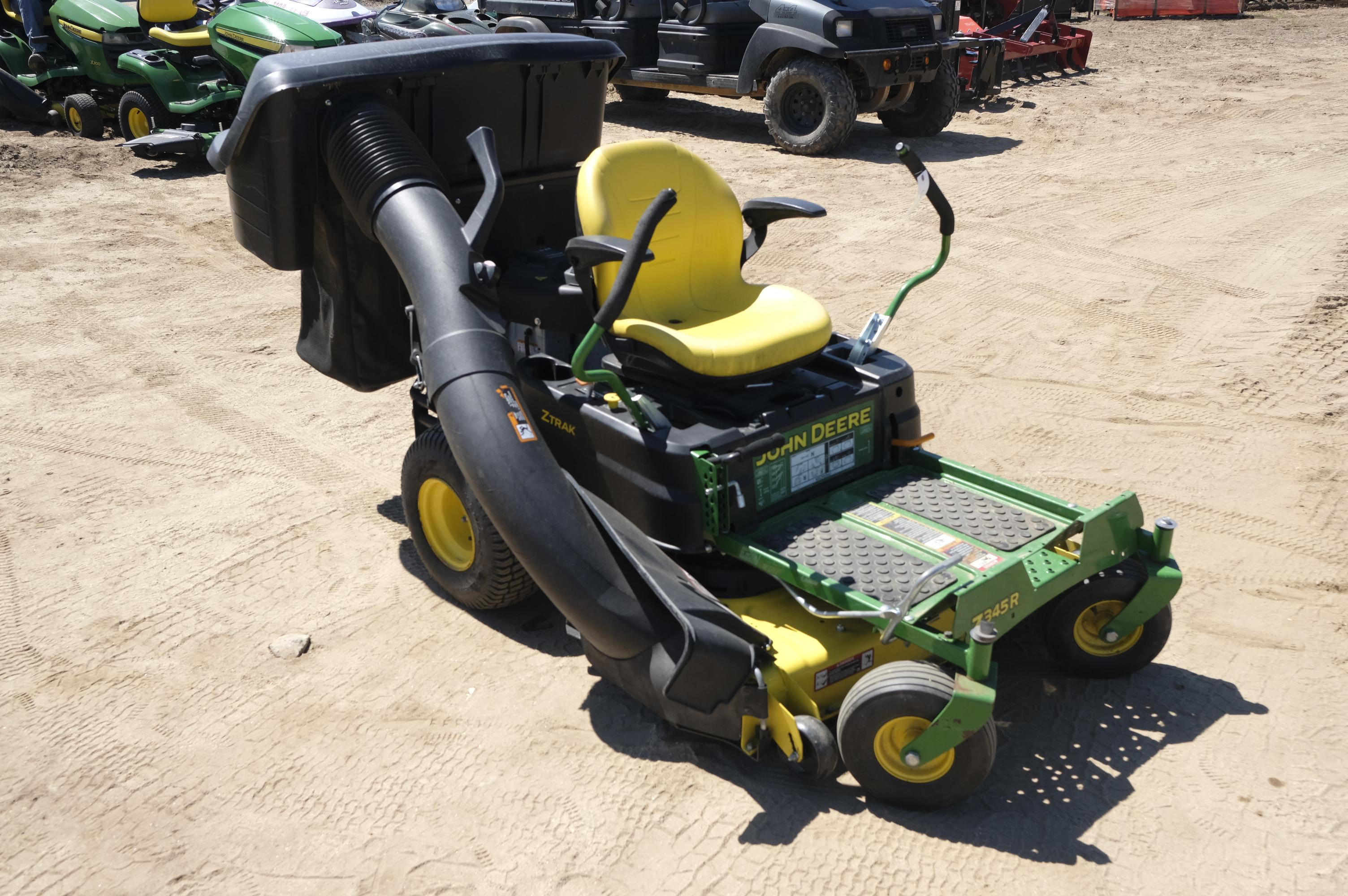 John Deere Z345R zero turn mower with bagger