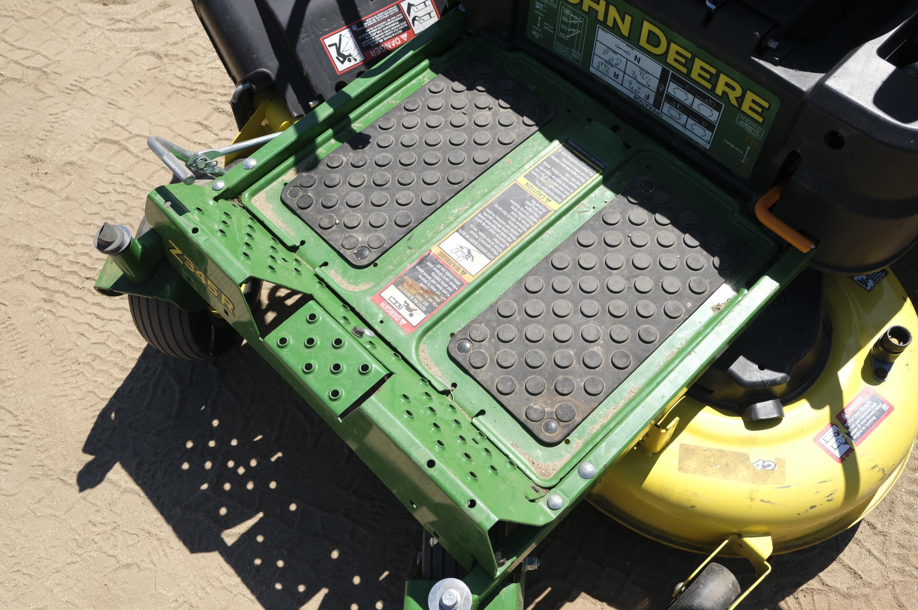 John Deere Z345R zero turn mower with bagger