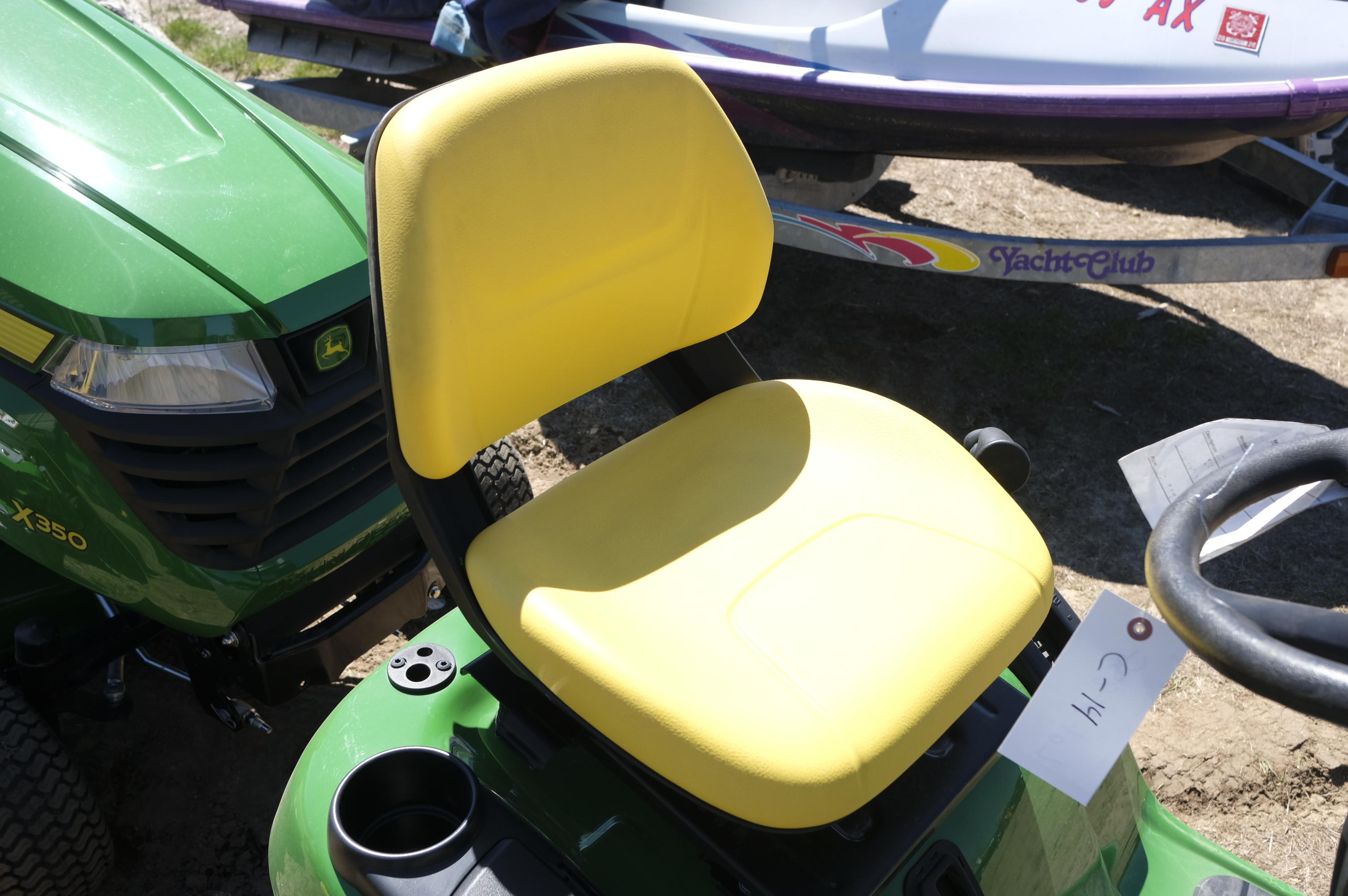 John Deere S220 riding lawn mower, like new