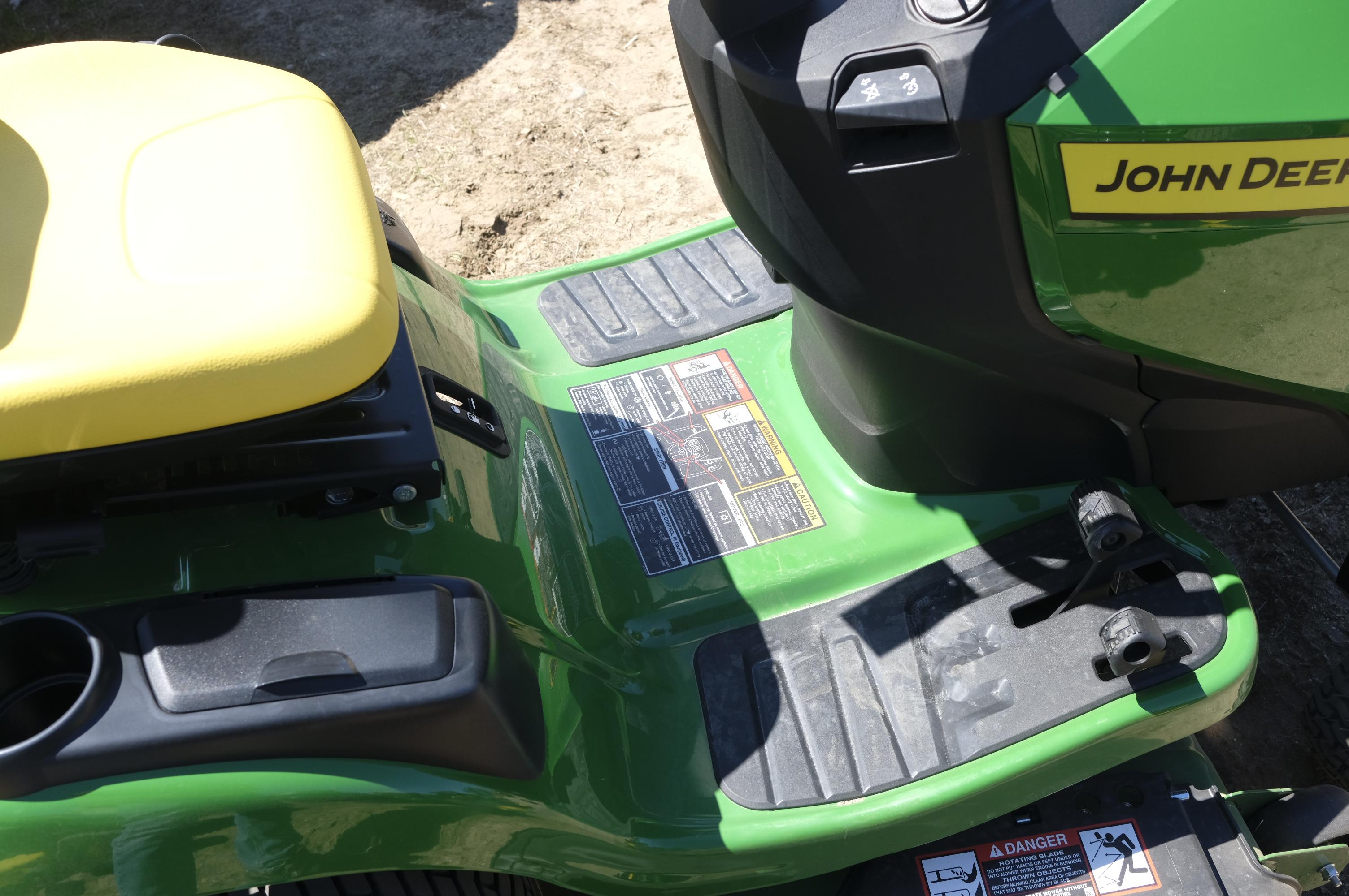 John Deere S220 riding lawn mower, like new