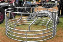 Round hay feeder ring