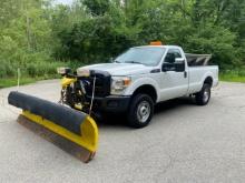 2011 Ford F-350 4x4 w Plow and Salter