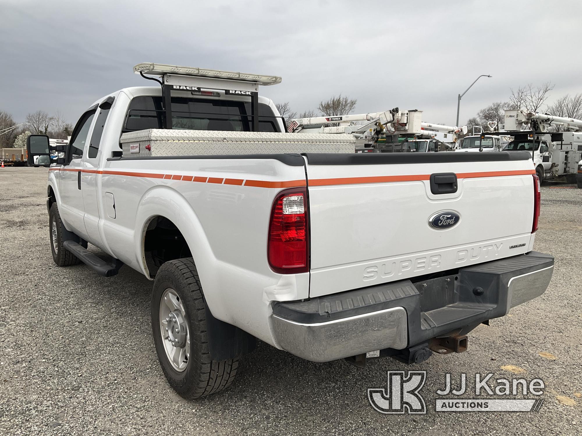 (Plymouth Meeting, PA) 2015 Ford F350 4x4 Extended-Cab Pickup Truck Runs & Moves, Body & Rust Damage