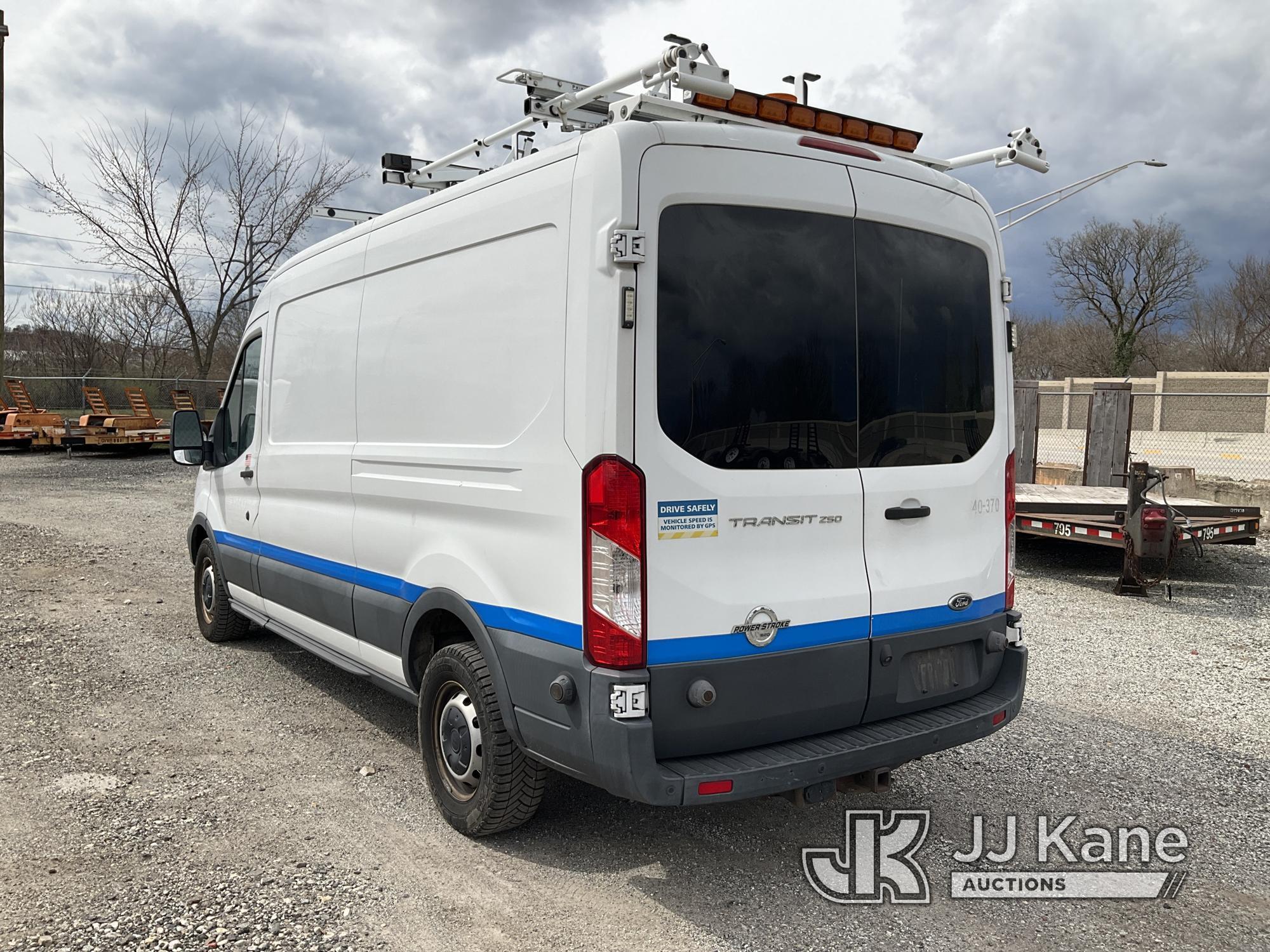 (Plymouth Meeting, PA) 2015 Ford Transit-250 Cargo Van Runs & Moves, Body & Rust Damage