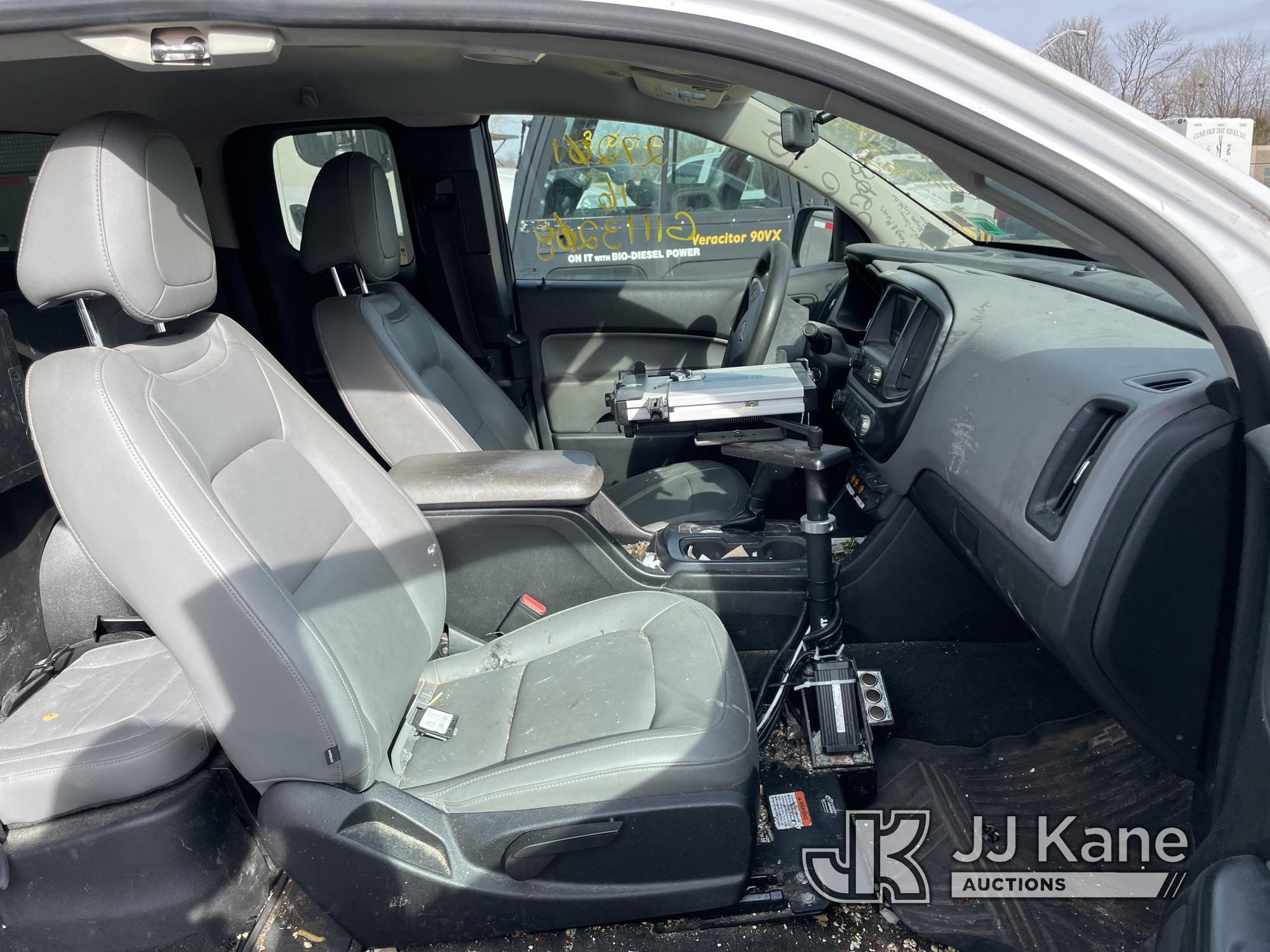 (Plymouth Meeting, PA) 2016 Chevrolet Colorado 4x4 Extended-Cab Pickup Truck Runs Rough & Moves, Bod