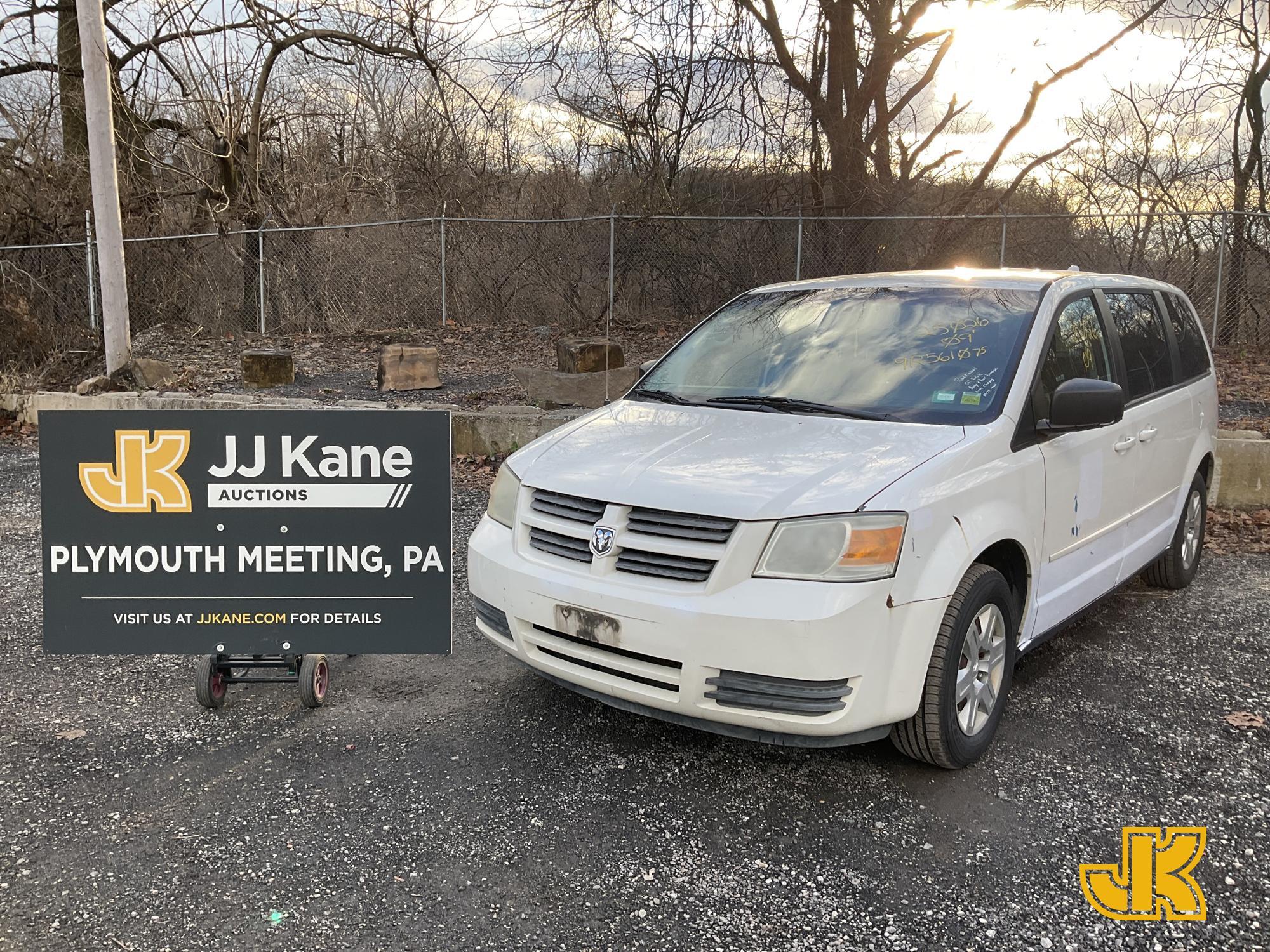 (Plymouth Meeting, PA) 2009 Dodge Grand Caravan Mini Passenger Van Runs & Moves, Oil Leak, Not Charg