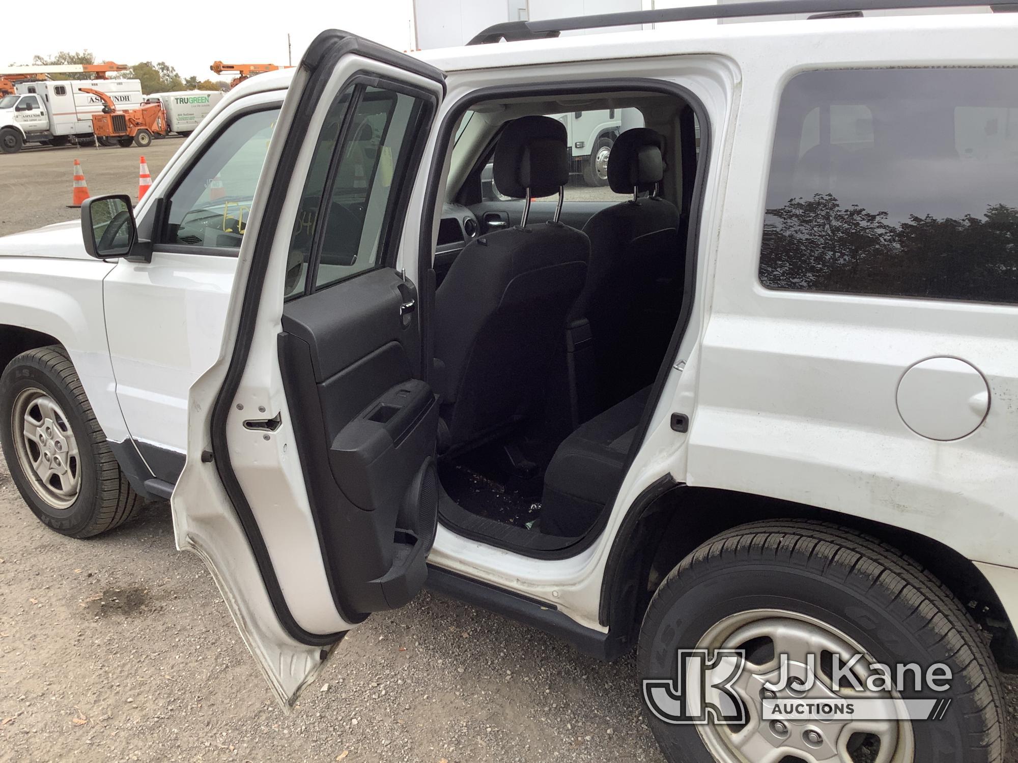 (Plymouth Meeting, PA) 2014 Jeep Patriot 4-Door Sport Utility Vehicle Runs & Moves, Body & Rust Dama