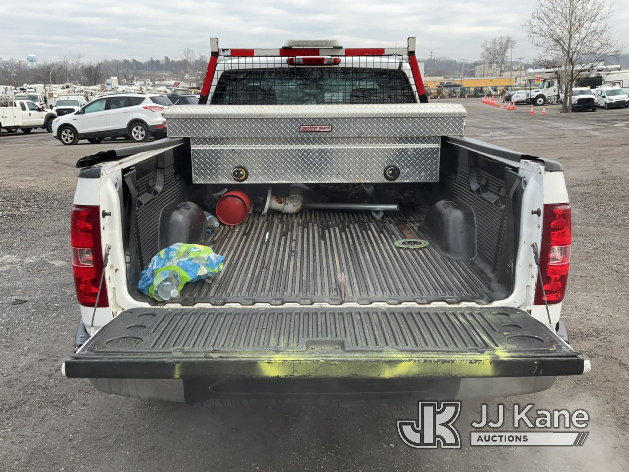 (Plymouth Meeting, PA) 2012 Chevrolet Silverado 1500 Extended-Cab Pickup Truck Runs & Moves, Body &