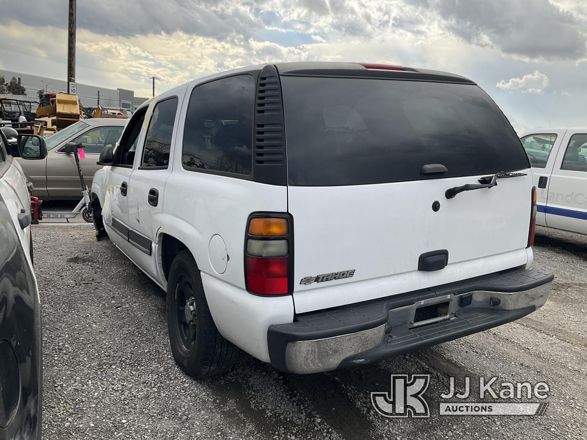 (Jurupa Valley, CA) 2006 Chevrolet Tahoe Sport Utility Vehicle Runs, Does Not Move Damaged Front Bum