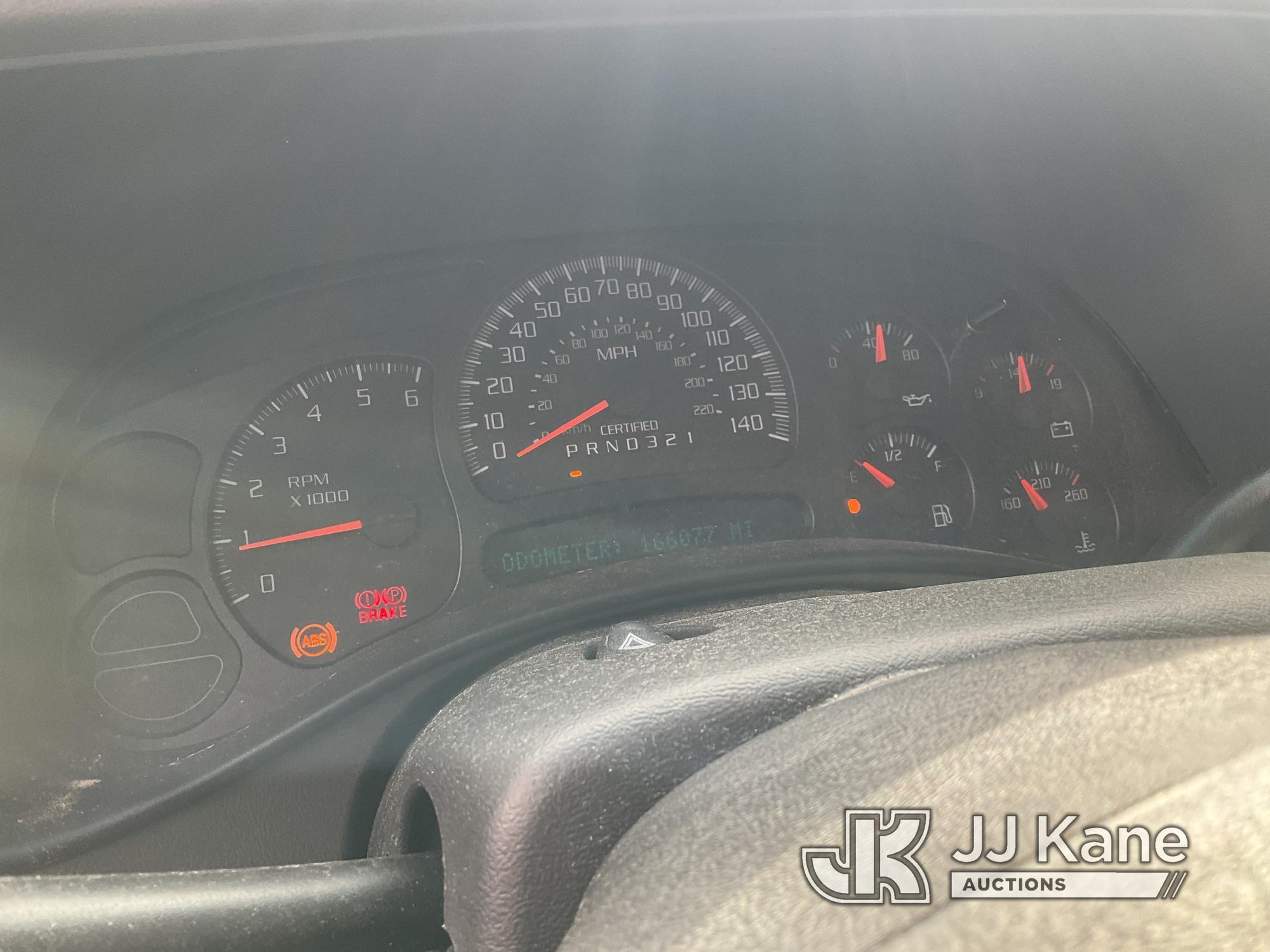 (Jurupa Valley, CA) 2006 Chevrolet Tahoe Sport Utility Vehicle Runs, Does Not Move Damaged Front Bum