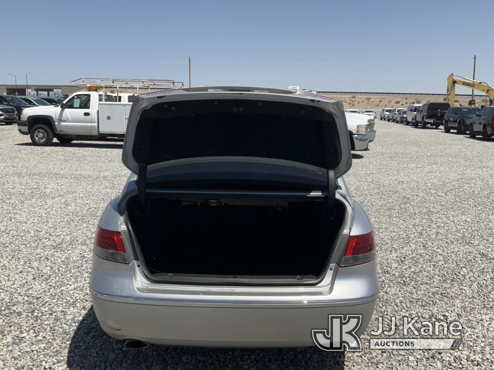 (Las Vegas, NV) 2008 Hyundai Azera Body & Paint Damage Jump To Start, Runs & Moves