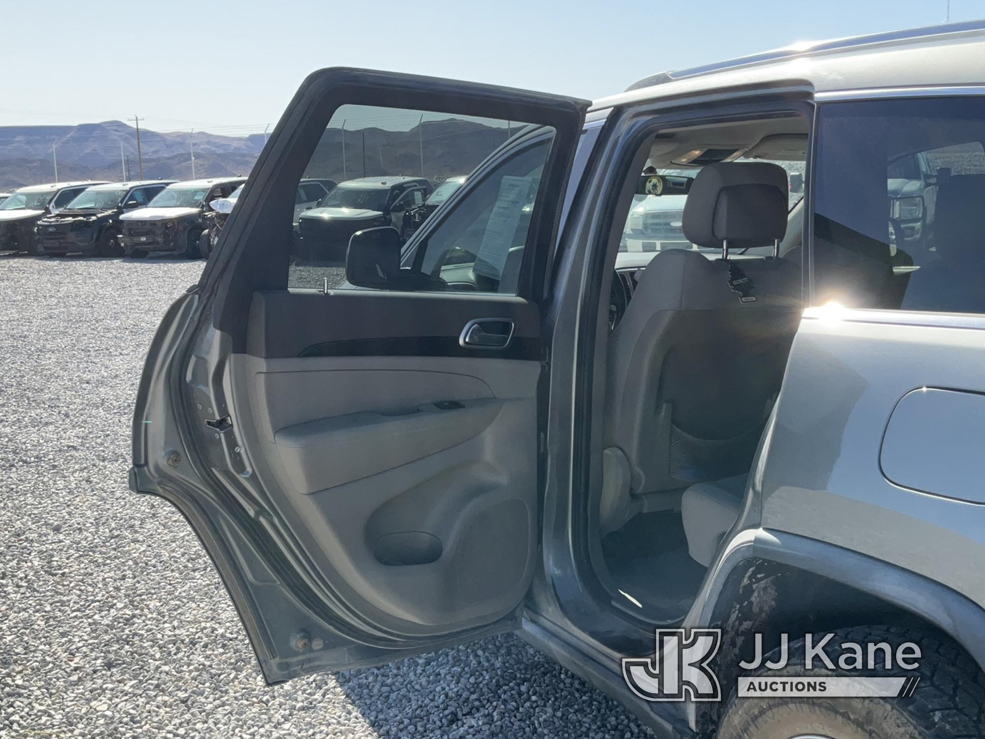 (Las Vegas, NV) 2011 Jeep Grand Cherokee 4x4 Runs & Moves