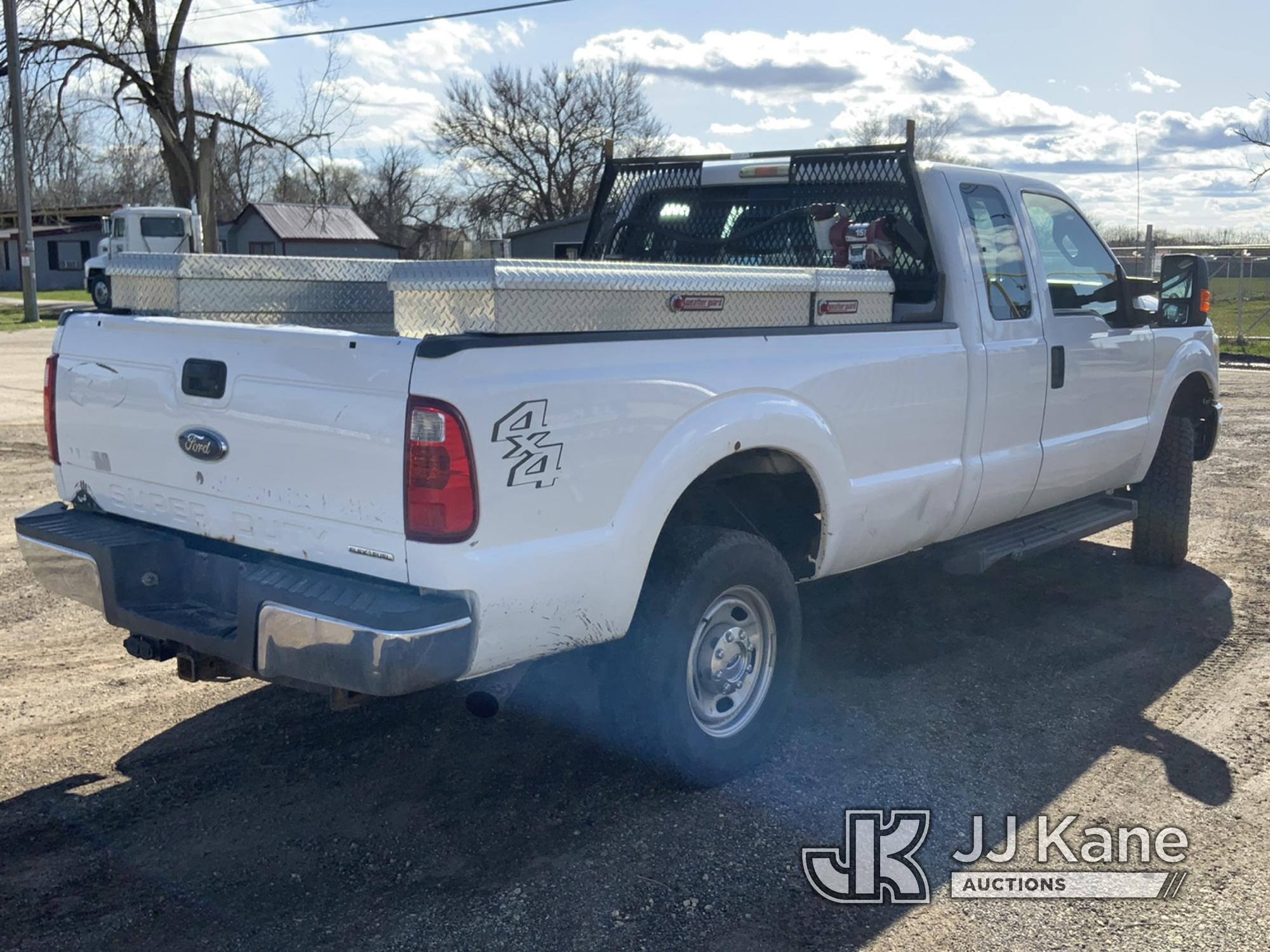 (South Beloit, IL) 2015 Ford F250 4x4 Extended-Cab Pickup Truck Runs & Moves