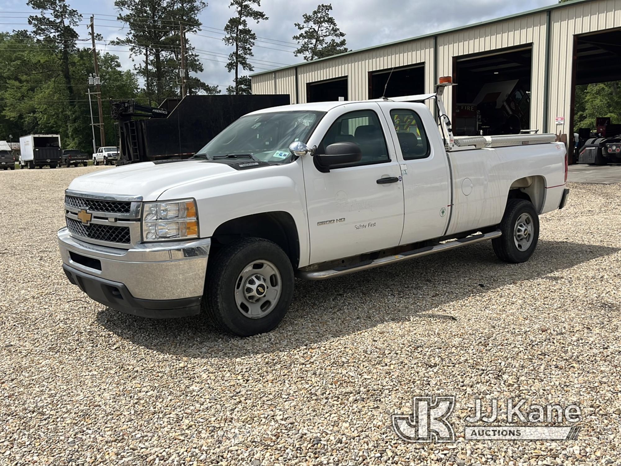 (Robert, LA) 2013 Chevrolet Silverado 2500HD Extended-Cab Pickup Truck Runs & Moves) (Jump to Start)