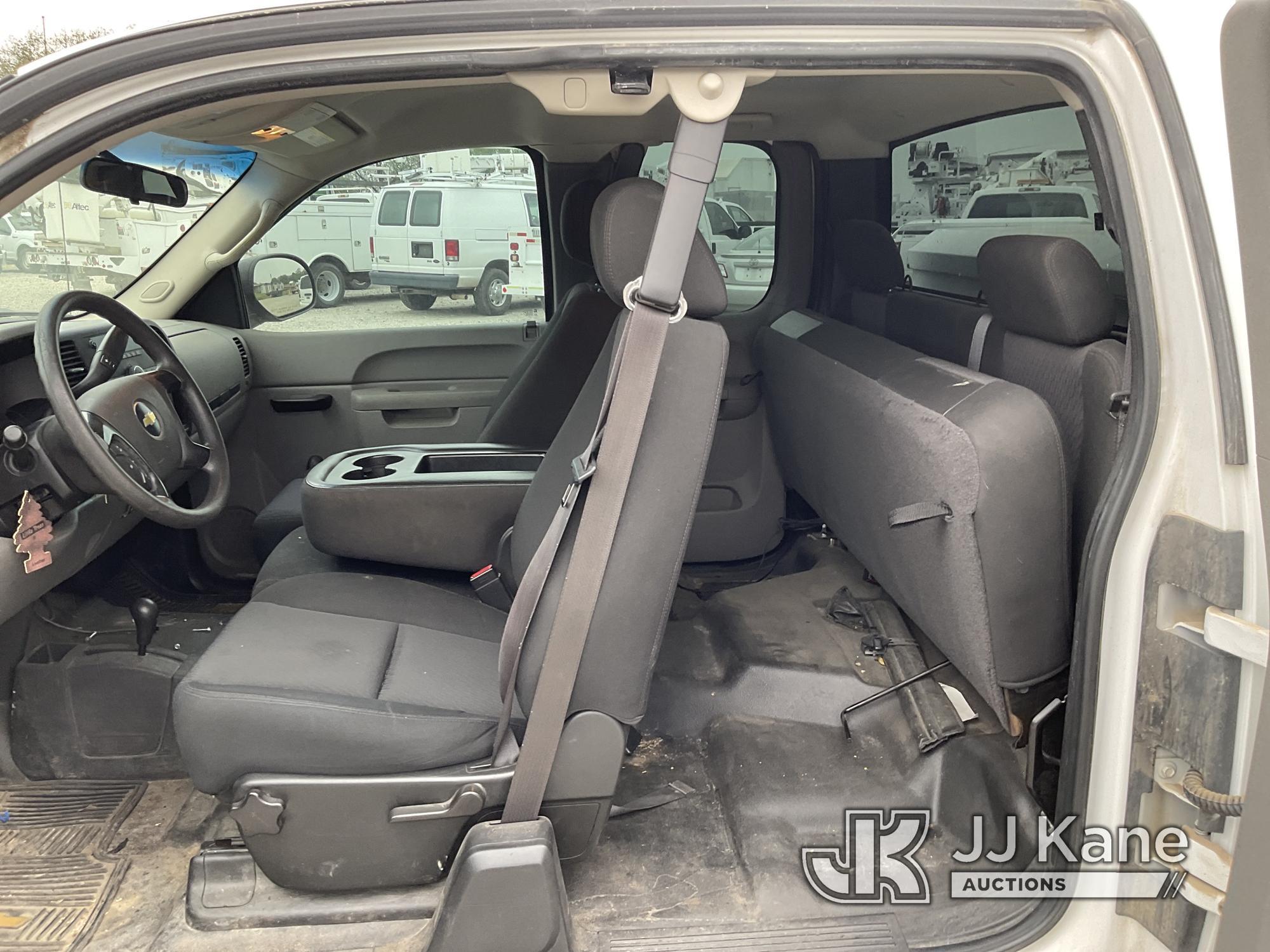 (Johnson City, TX) 2010 Chevrolet Silverado 1500 4x4 Extended-Cab Pickup Truck, , Cooperative owned